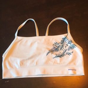 Patagonia active mesh sports bra size large